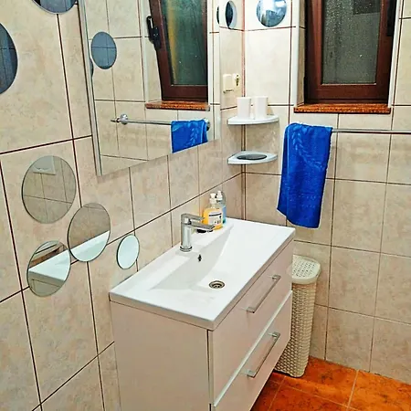 דירה Pomalo Retreat *