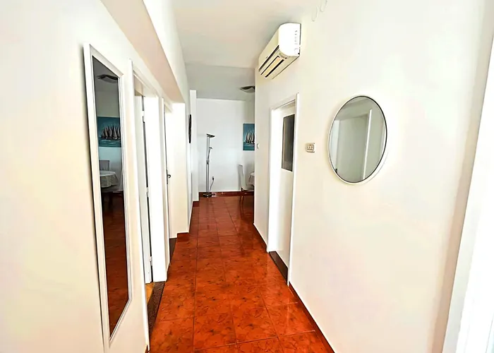 Pomalo Retreat, Your Calm Escape Near The City, Sunlit Terrace, Space & Comfort And Parking Split